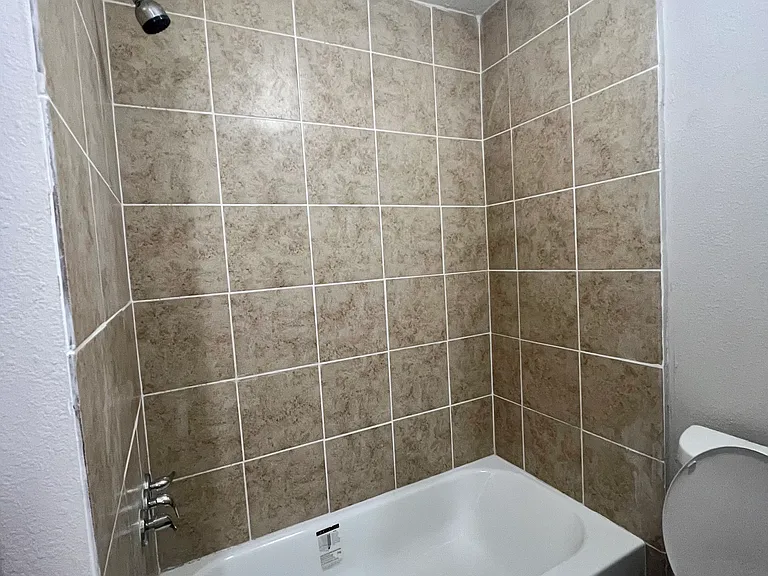 1412 Avenue C — Photo 15