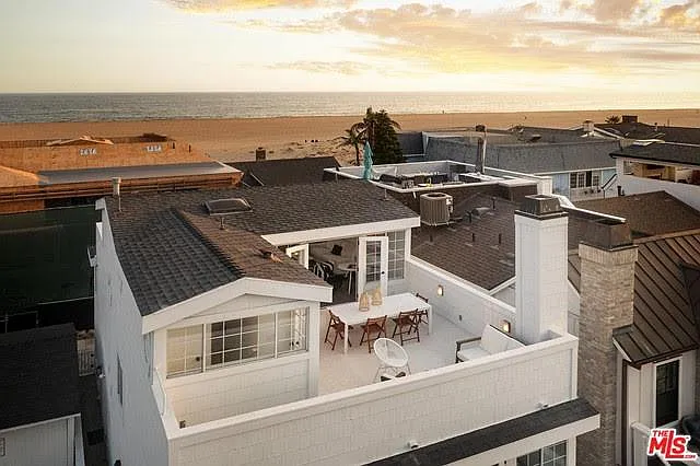 709 W Balboa Blvd — Photo 3