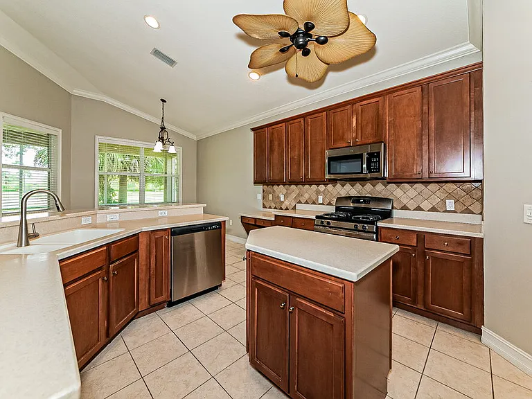 6340 Rookery Cir — Photo 8