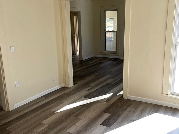 4th image of 706 9th Ave S