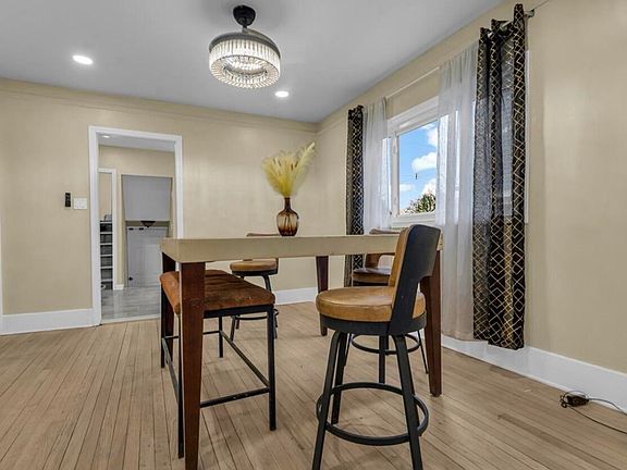 5th image of 10320 Crocuslawn St