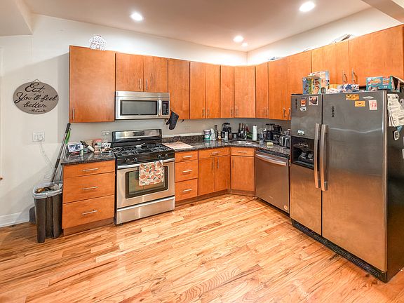2nd image of 2835 N Damen Ave