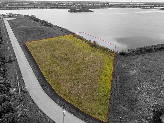 2nd image of 15 Lost River Trl