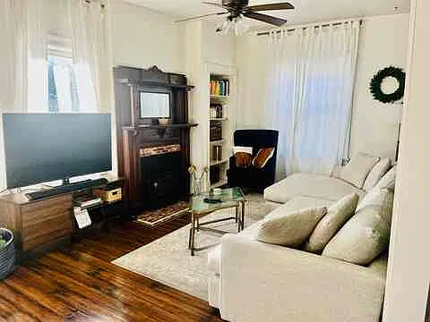 2 bed, 1300 sqft, $1,650 — Photo 2