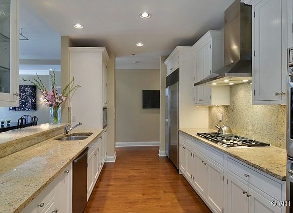 5th image of 1035 N Dearborn St Unit 6E