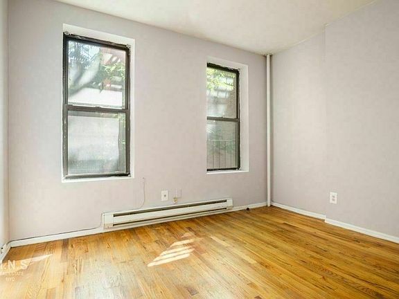 4th image of 328 W 49th St APT 3RW