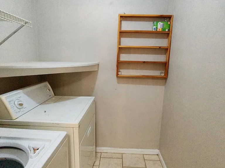 905 Tomahawk Ct — Photo 7