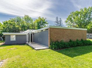 117 E End Ave, Crystal Lake, IL 60014