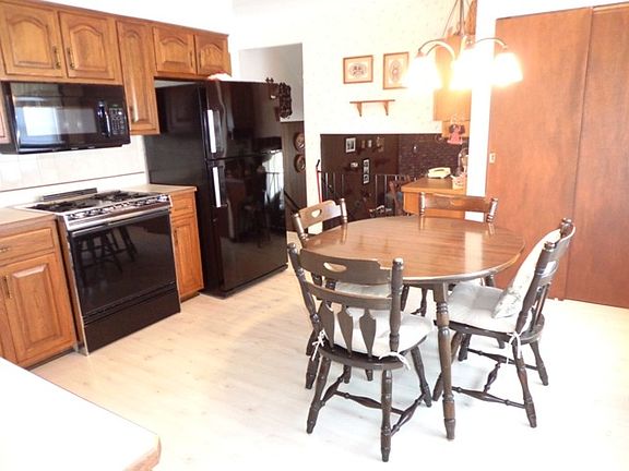 5th image of 1724 E Peachtree Dr