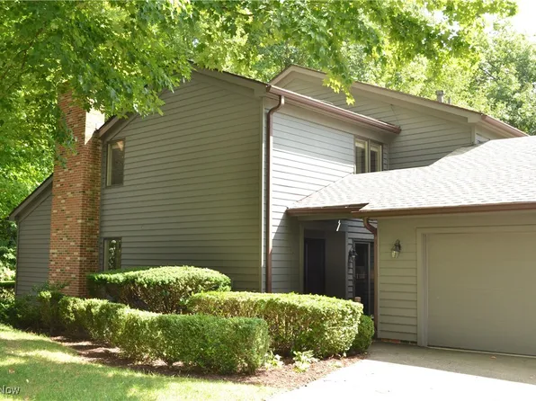 46 Windward Way, Chagrin Falls, OH 44023