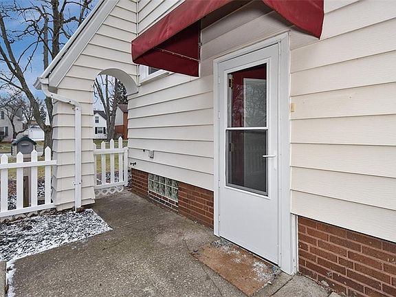3rd image of 4436 W 227th St