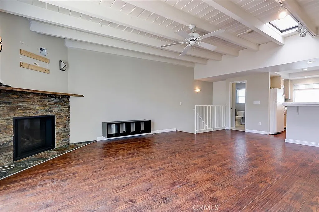 2 bed, 1.5 bath, 1060 sqft, $3,500 — Photo 4