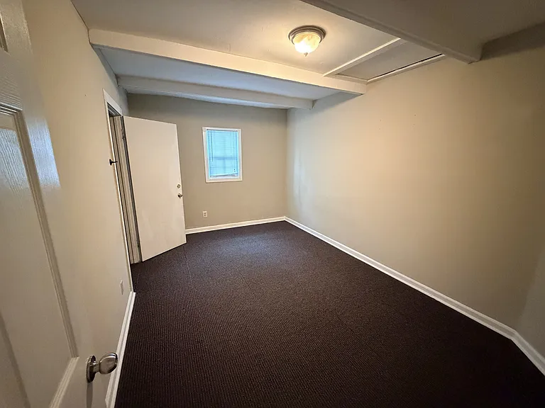 4704 Chenevert St — Photo 13