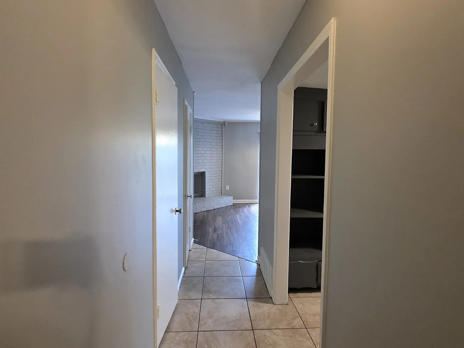 3-Bed, 2.5 Bath Duplex Unit — Photo 4