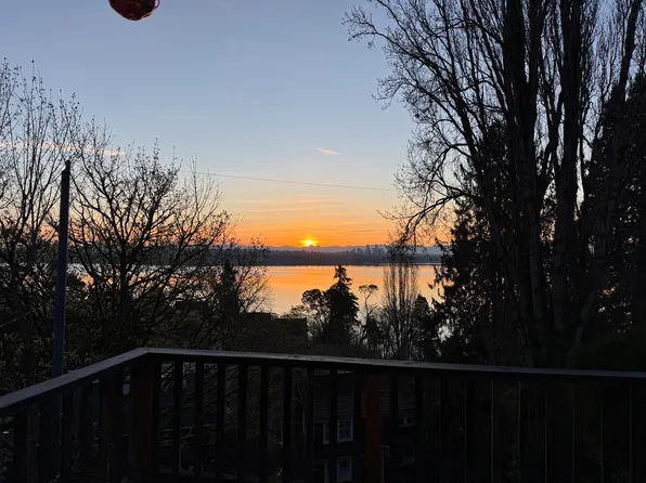 1541 Grand Ave, Seattle, WA 98122