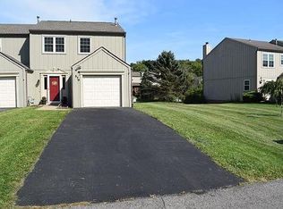 570 Brandywine Dr, Cranberry Township, PA 16066