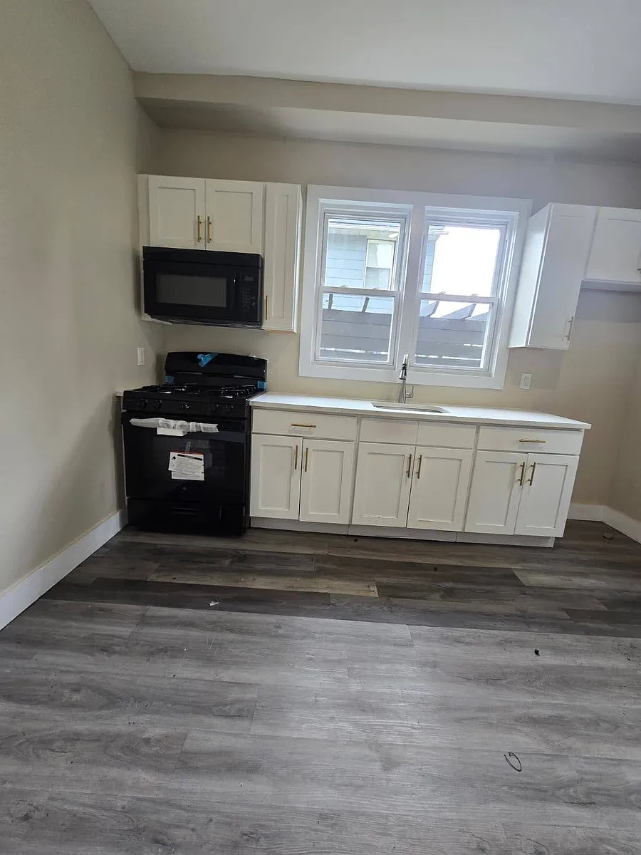 Building Photo - 49 Cator Ave #1