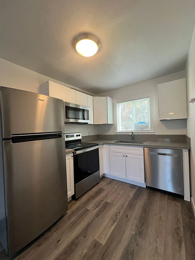 Renovated Phoebe Flats Retreat: On-Site Taqueria, Prime Location w/ Easy Access to Bus + I-84/I-205 — Photo 3