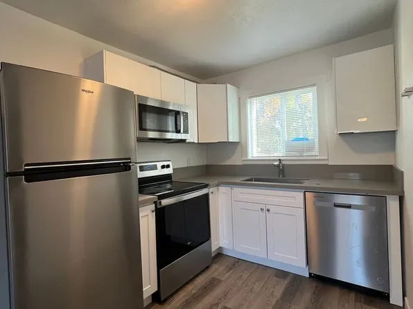 11518 NE Sandy Blvd #7, Portland, OR 97220