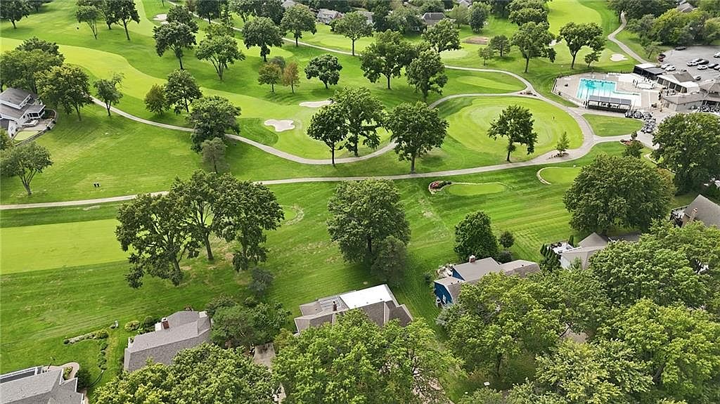 12724 Overbrook Rd — Leawood South Country Club