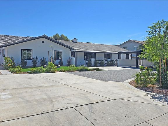 3rd image of 2870 Belcastro St