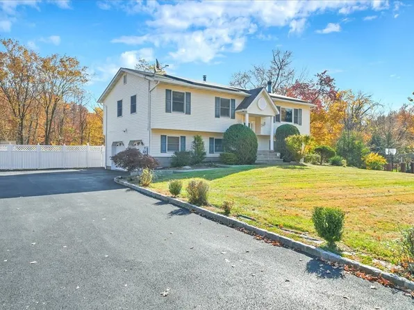 50 Cragmere Road, Airmont, NY 10901