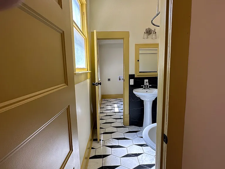 4910 Victor St #1 — Photo 25