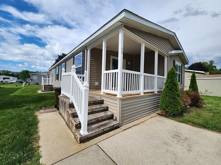 Belle Villa Lake — Photo 40