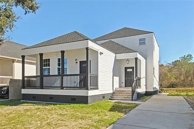 424 Cougar Dr — Photo 1