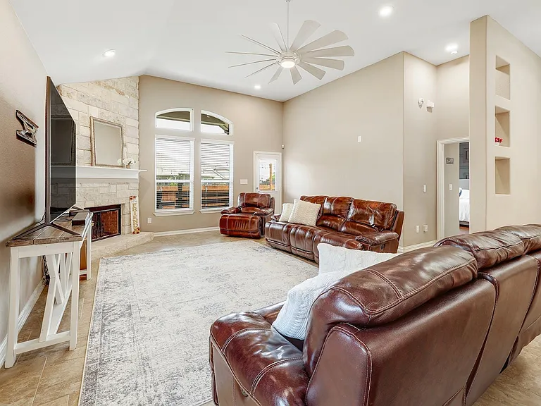 187 Salt Fork Dr — Photo 4
