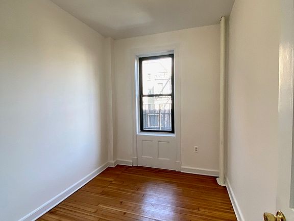 5th image of 217 E 27th St #16B