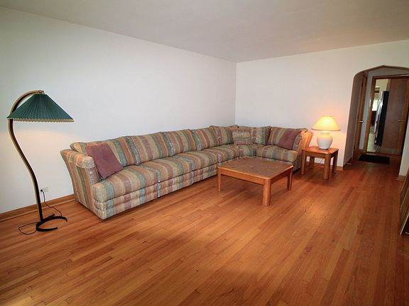5th image of 829 Lathrop Ave