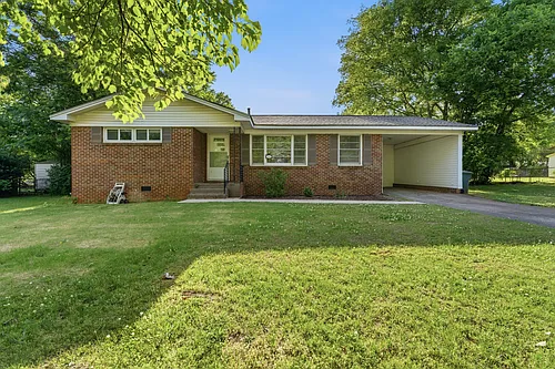 1607 Club View Dr NW Photo 1