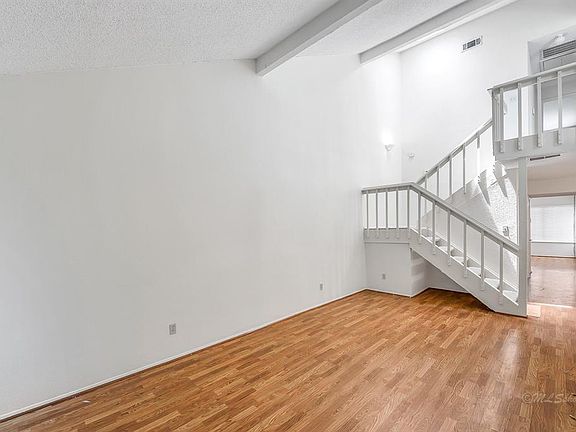3rd image of 13607 Hollowgreen Dr Unit 14/143