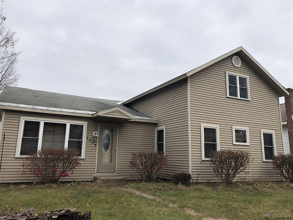 1st image of 1038 E River Dr
