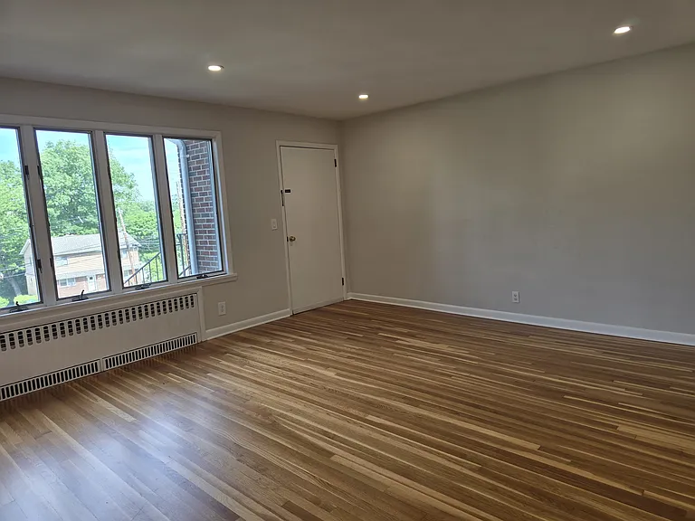 639 Oakdene Ave #1 — Photo 2