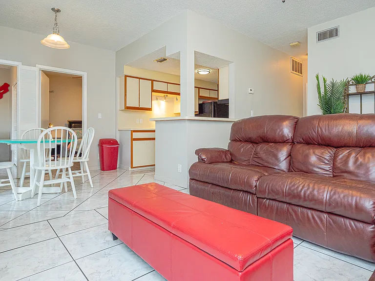 210 Oak Bay St #403 — Photo 8