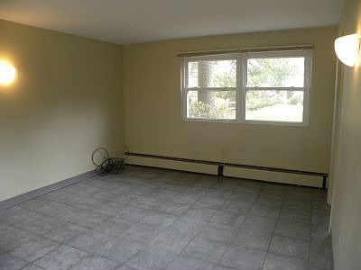 2nd image of 372 New Meadow Rd