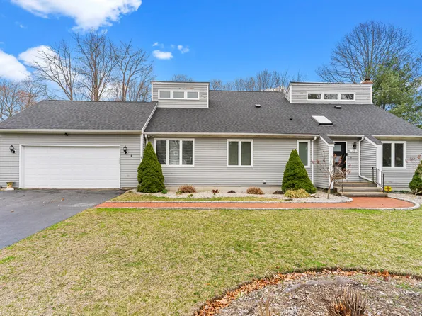43 Sage Dr, Cranston, RI 02921