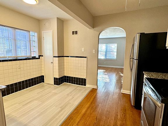 4th image of 5857 Eichelberger St #2E