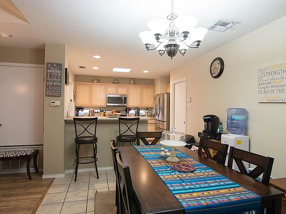 5th image of 10 Amberwood Dr