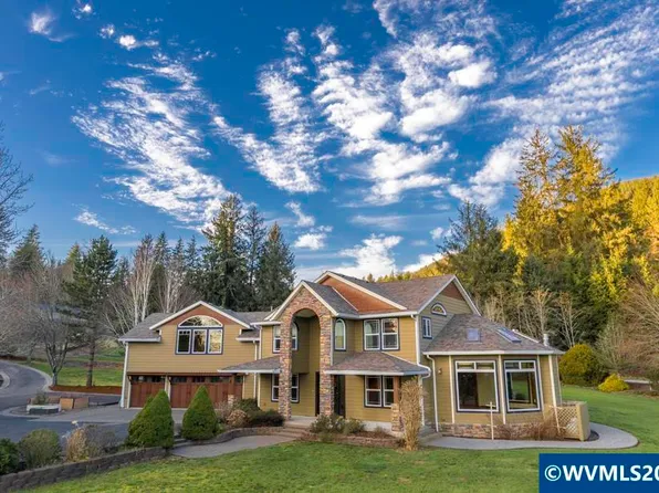 4055 Westwood Dr, Tillamook, OR 97141