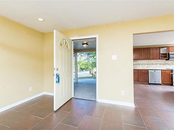 3rd image of 5216 Terrace Trl