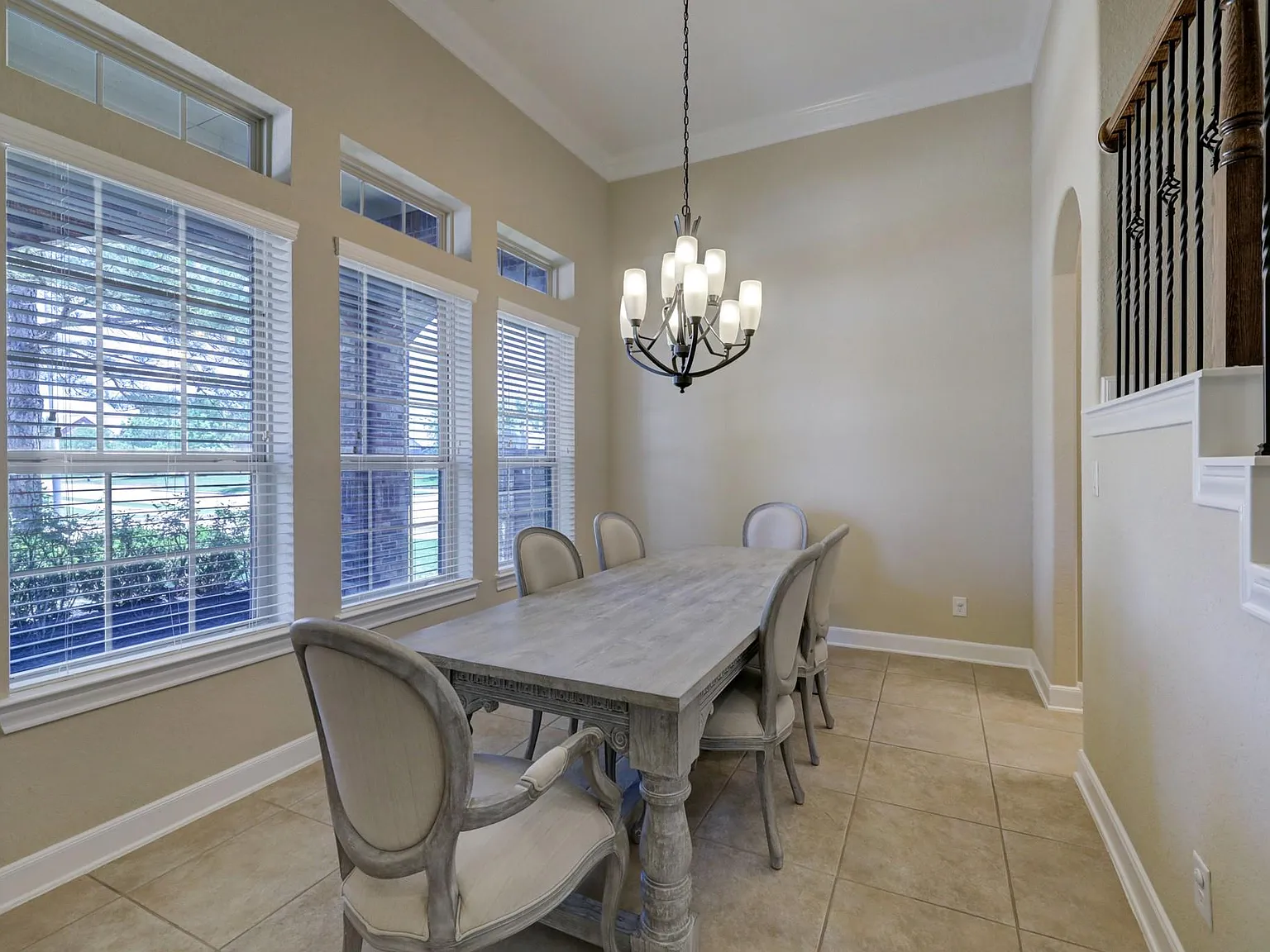 4 bed, 4.5 bath, 2886 sqft, $3,400 — Photo 4