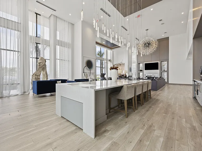 River House — Photo 18