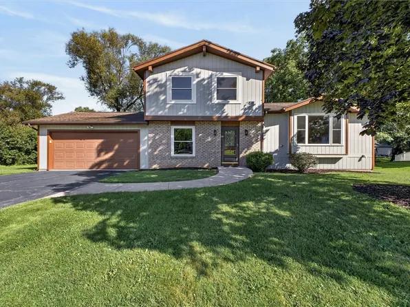 205 Kinmont Dr, Rochester, NY 14612