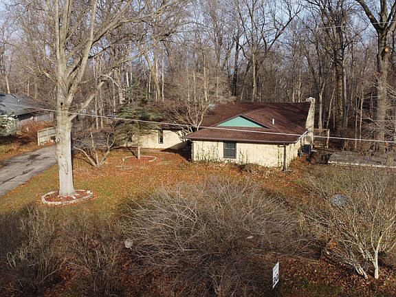 3rd image of 7992 Black Oak Dr
