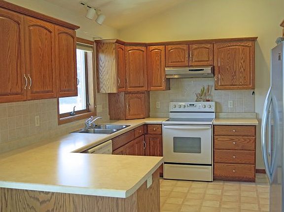5th image of N7856 Niagara Ct N