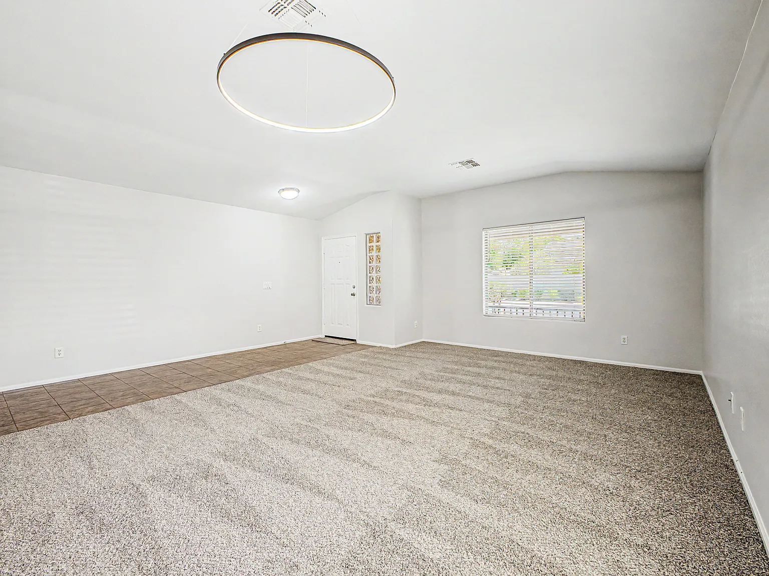 3 bed, 2146 sqft, $2,250 — Photo 4