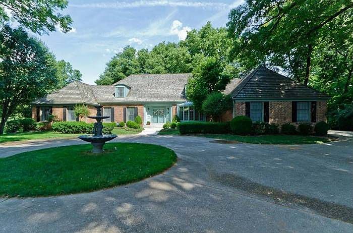 Full, Brick Front